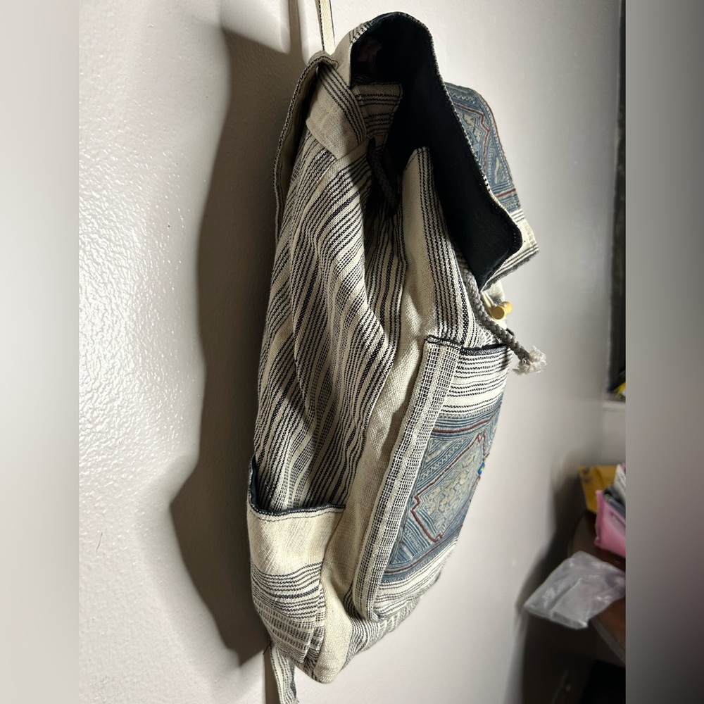 cloth Striped Backpack with Geometric Pattern - Picture 4 of 12